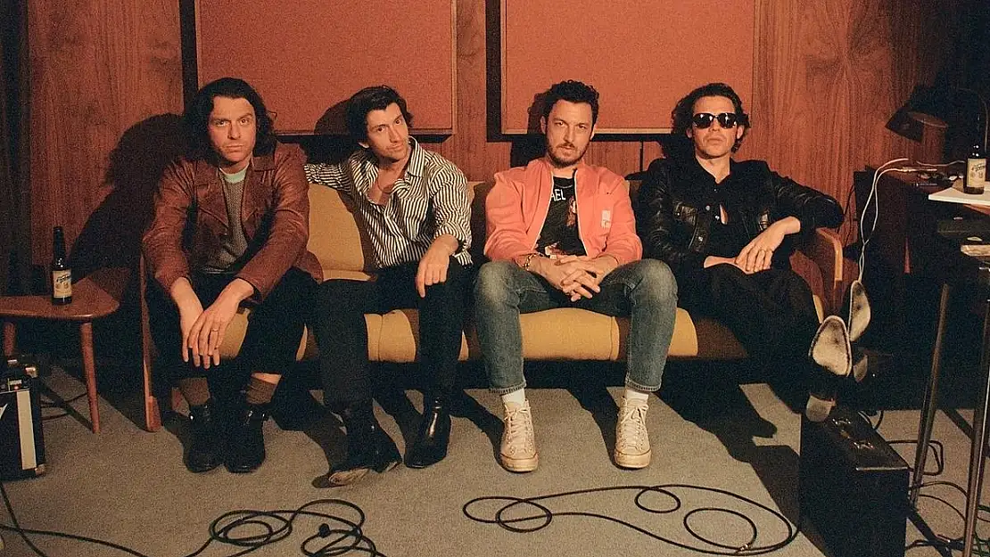 Arctic Monkeys, Barış Manço’nun ‘Halhal’ını çaldı