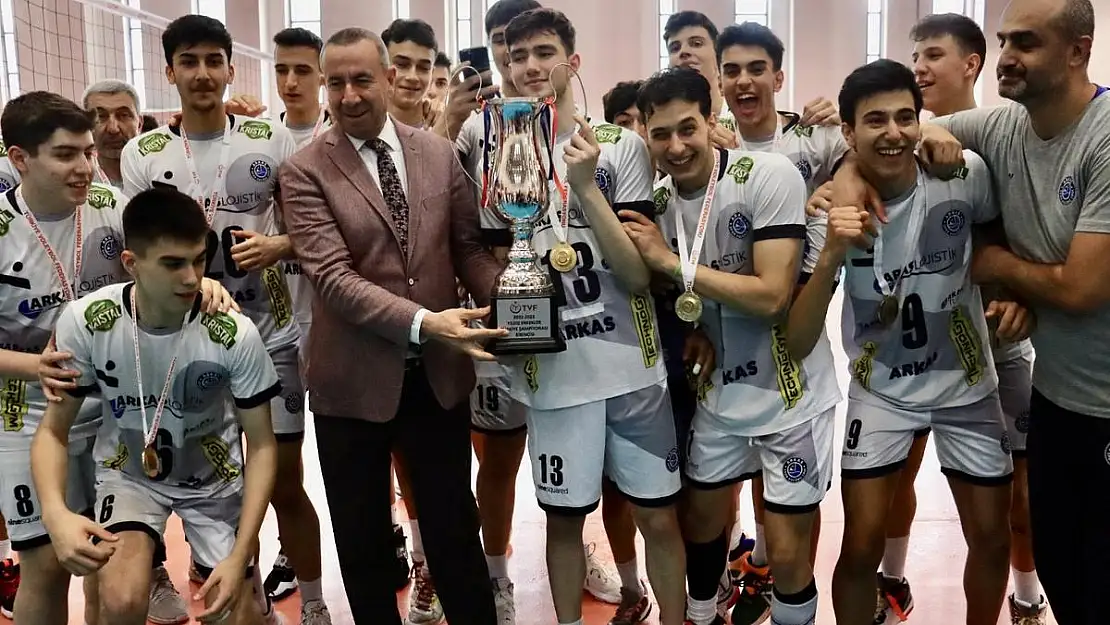 Arkas Spor, voleybolda namağlup şampiyon