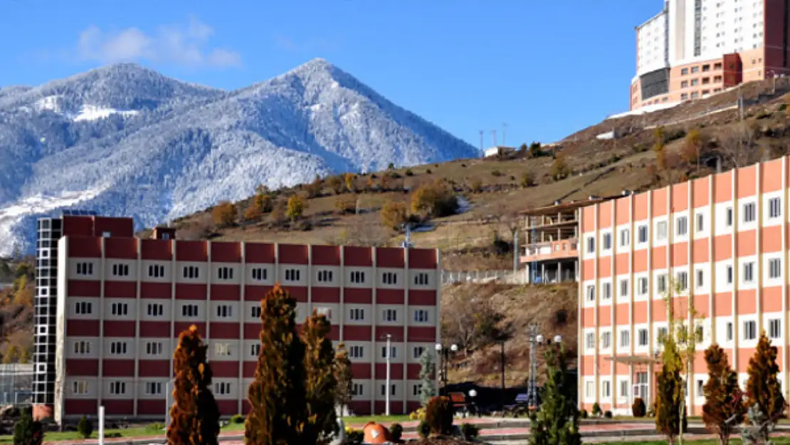 Artvin Çoruh Üniversitesi’nden zorla oruç tutun dayatması