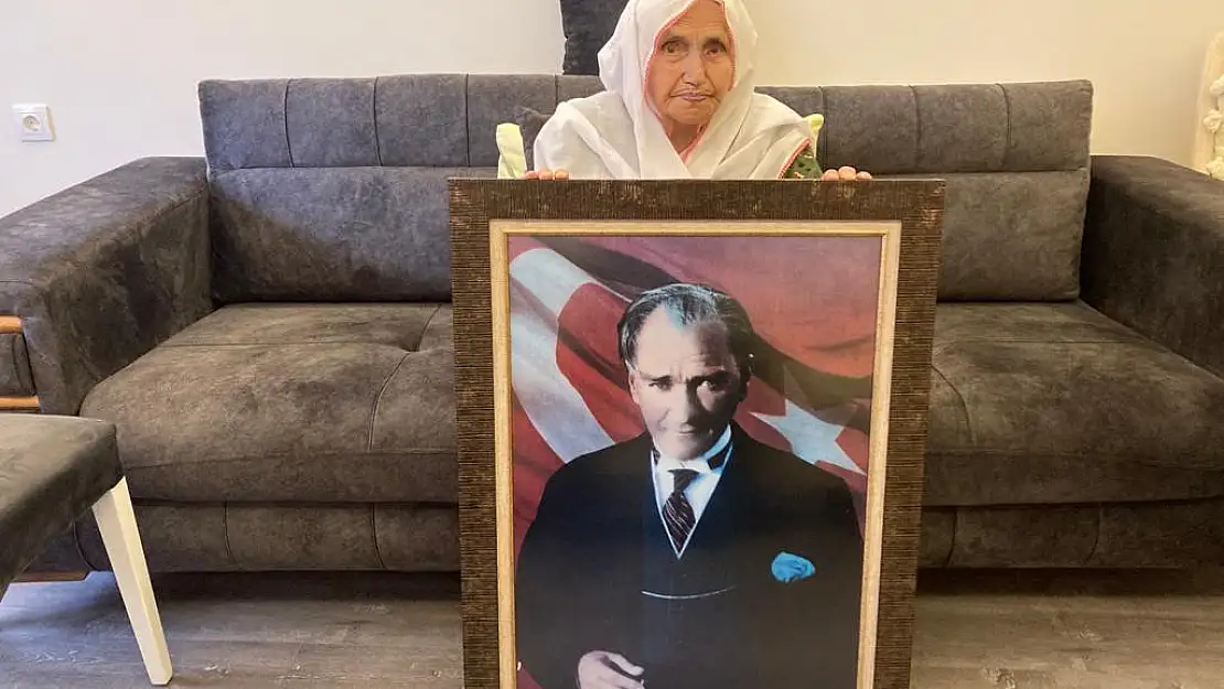 Asırlık çınar Hatice nineden duygulandıran yaklaşım: Atatürk’e borcumu ödeyemedim