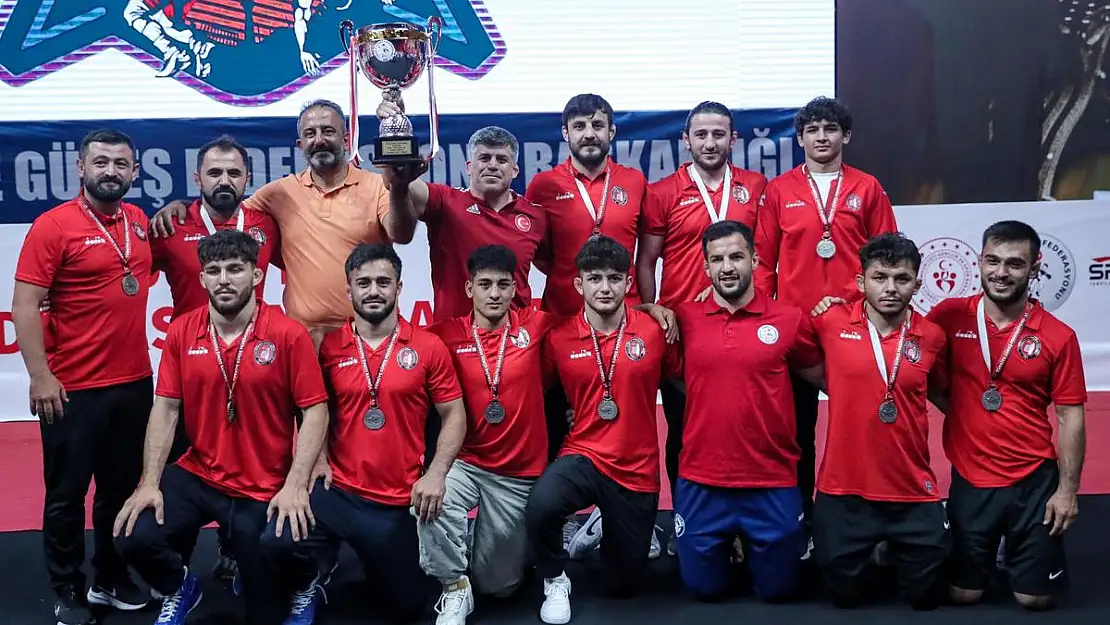 ASKİ, Süper Lig Serbest Güreş Final Four müsabakalarında şampiyon oldu