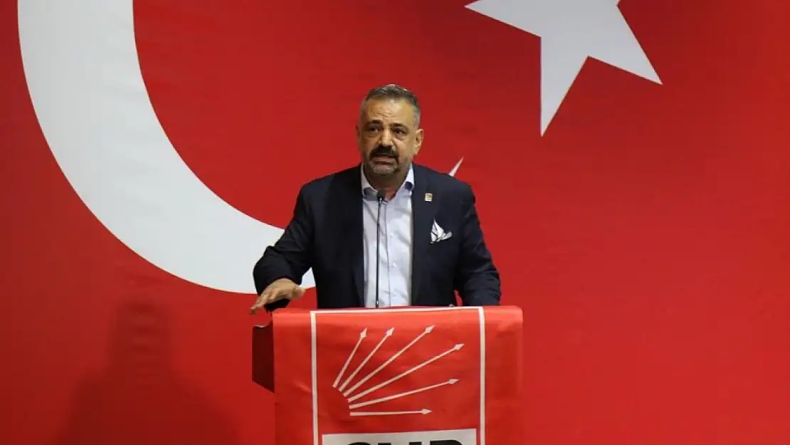 Aslanoğlu'ndan çağrı: İzmir'i bayraklarla donatalım