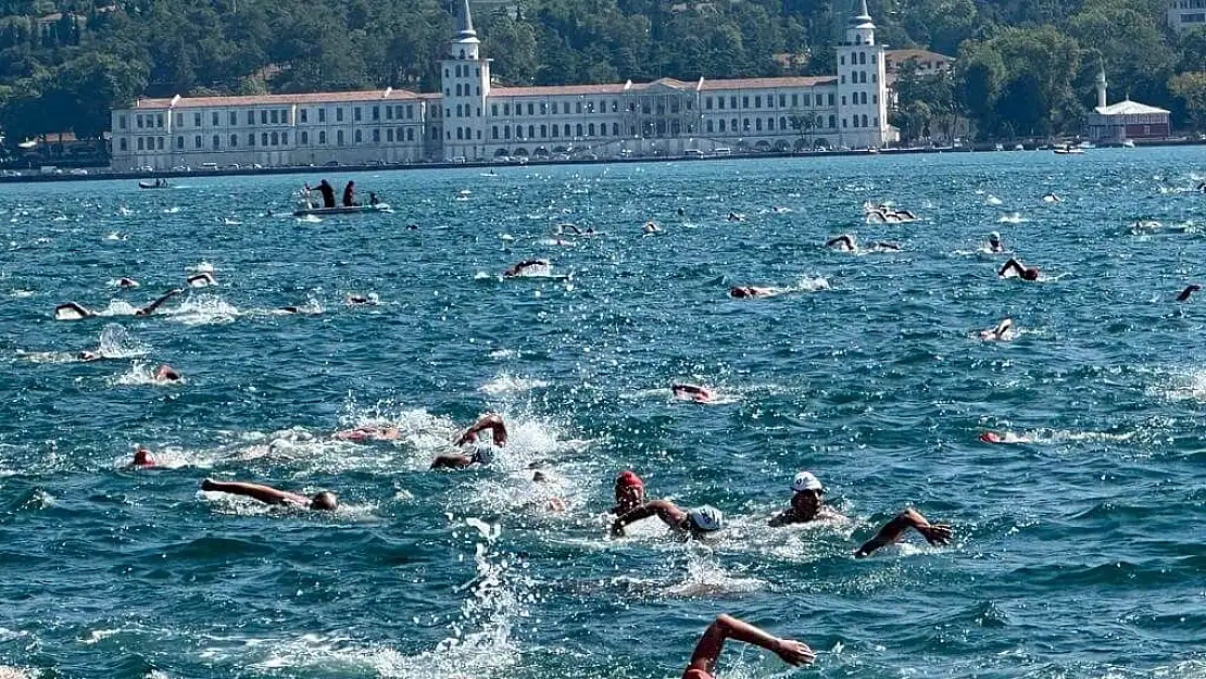 Asya ve Avrupa kulaçlarla birleşti