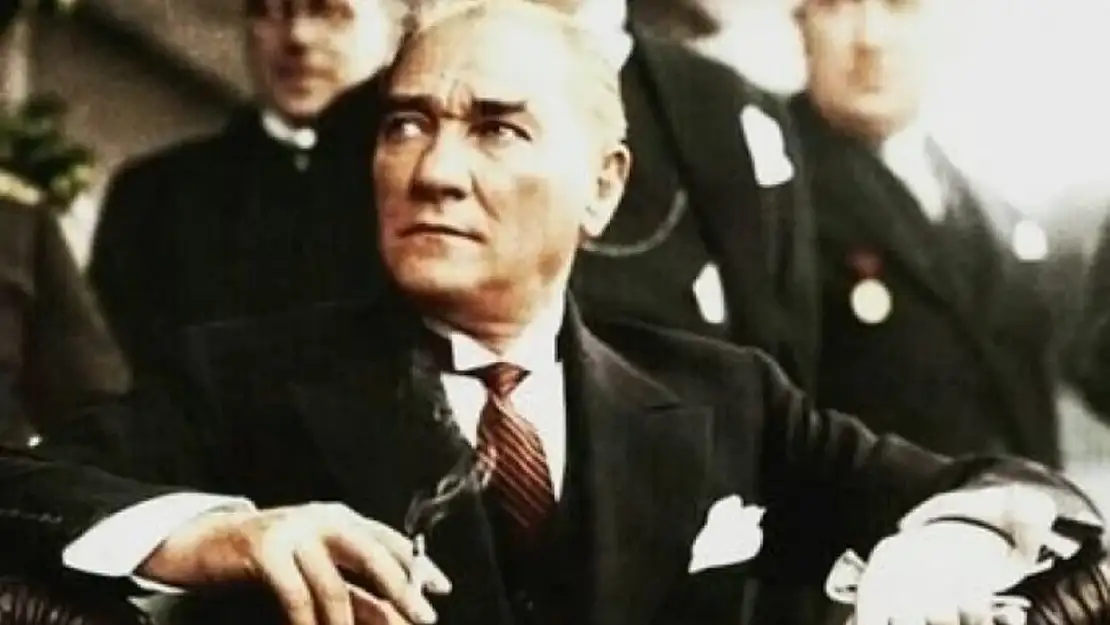 Atatürk'ü anmak ve anlamak: 10 Kasım hüznü