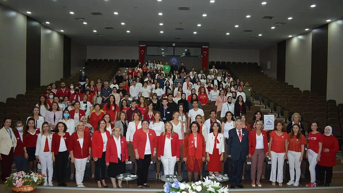 'Atatürk ve Bilim' konferansına yoğun ilgi 