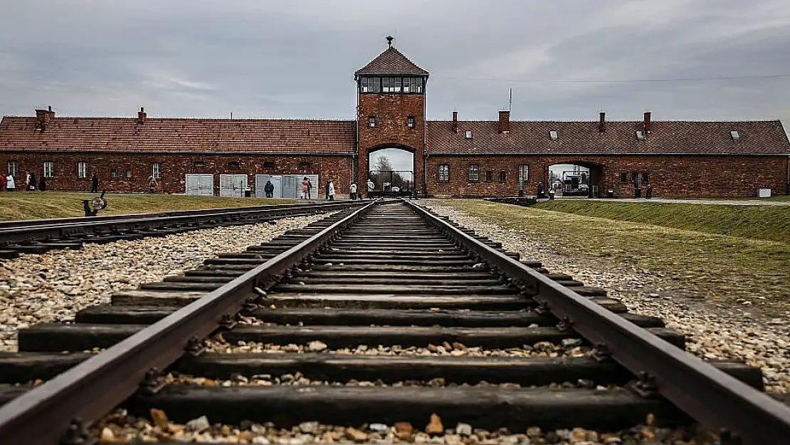 Auschwitz’de bulunan el yapımı satranç taşları umut ve direnişin sembolü oldu