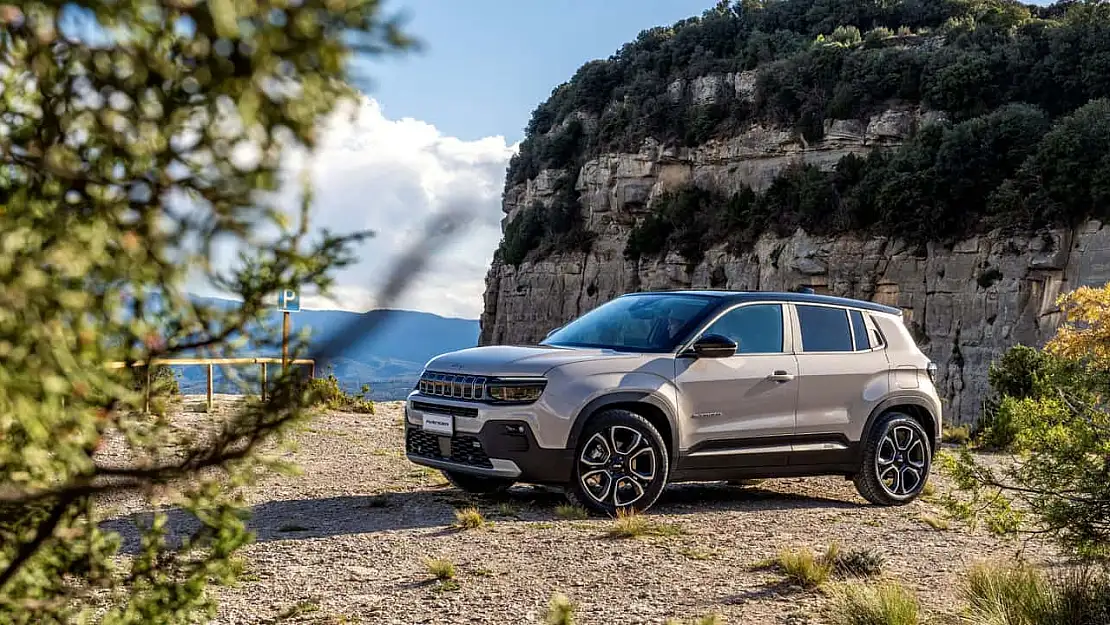 Avrupa'nın en uygun fiyatlı elektrikli SUV'si Jeep Avenger Türkiye'de 0 faizle satışta!