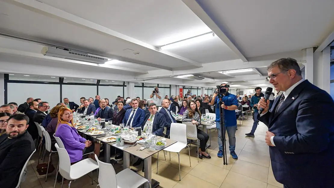 Aynı sofrada iftar yaptılar