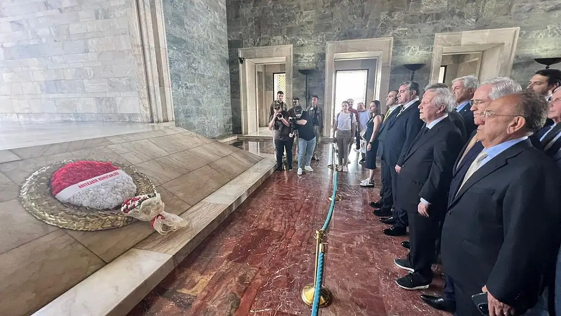 Aziz Yıldırım’dan Anıtkabir’e ziyaret