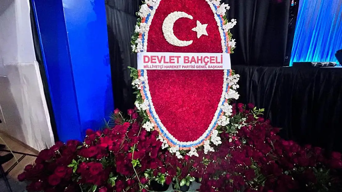 Bahçeli, AK Parti Kongresi'ne özel çiçek gönderdi