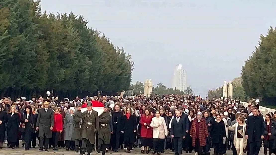 Bakan Göktaş’tan Anıtkabir ziyareti