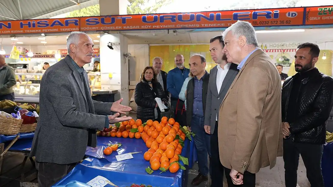 Başkan Ali Engin pazar ziyaretinde