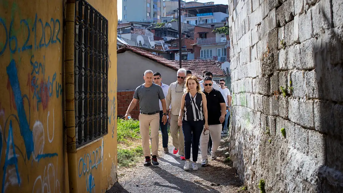 Başkan Mutlu,  adım adım geziyor