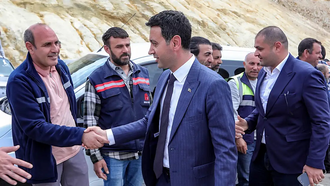 Başkan Önal 1 Mayıs'ta işçilerle buluştu