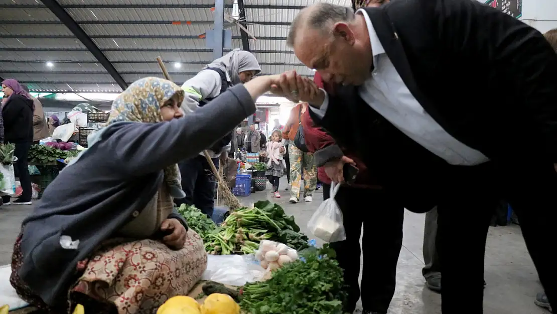 Başkan Özel'den Dünya Kadınlar Günü'ne özel anlamlı dağıtım