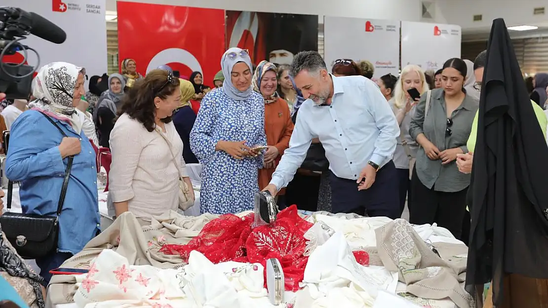 Başkan Sandal: Hedefimiz güçlü kadınlar güçlü bir Bayraklı