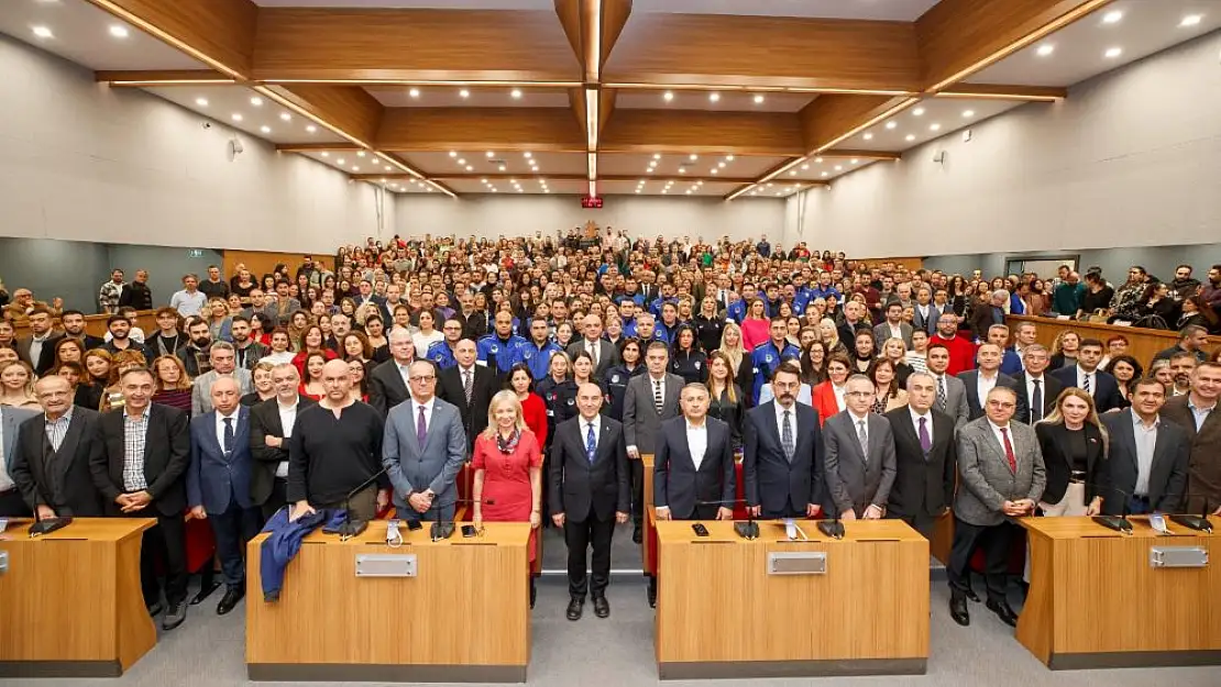 Başkan Soyer belediye personelinin yeni yılını kutladı