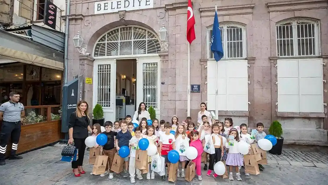 Başkan Soyer, Dünya Süt Günü'nde minikleri ağırladı