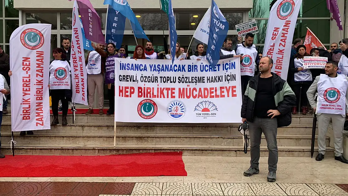 Başkan Tugay'dan memurlara enflasyon zammını aşan maaş