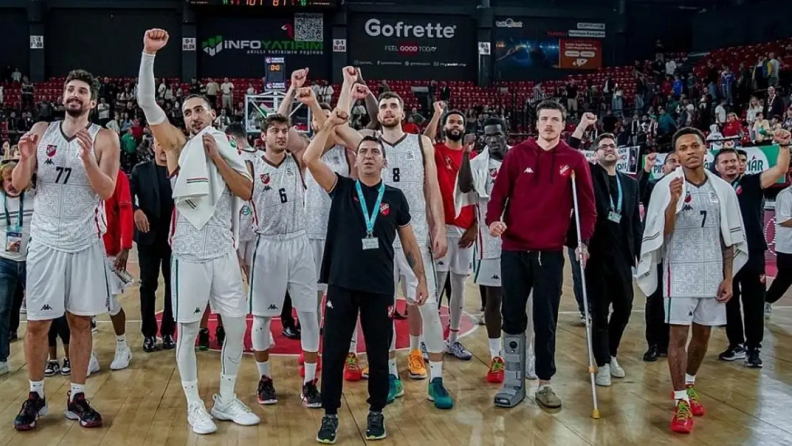 Basketbol Süper Ligi'nde heyecan dorukta: Karşıyaka, BJK ile karşılaşıyor!