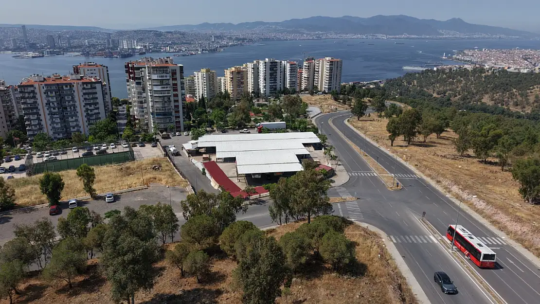 Bayraklı'da ekipler harekete geçti