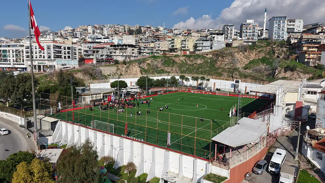 Bayraklı'da Ferdi Zeyrek anısına anlamlı turnuva