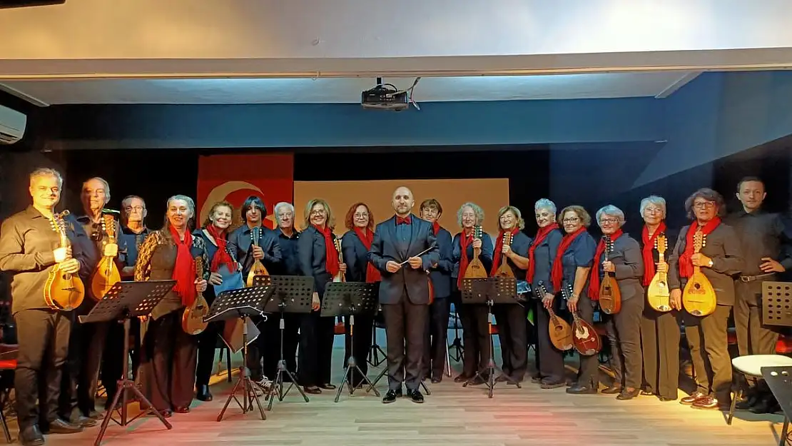 Bayraklı Mandolin Orkestrası yarın sahneye çıkıyor