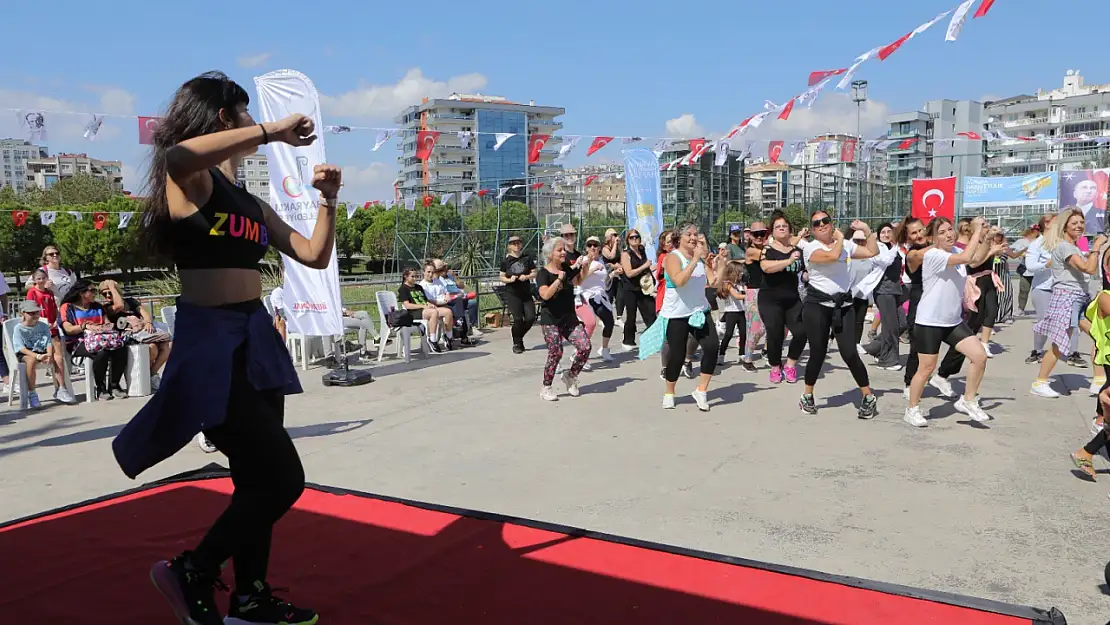 Bayraklı'ya hareket geldi cadde sokak şenlendi