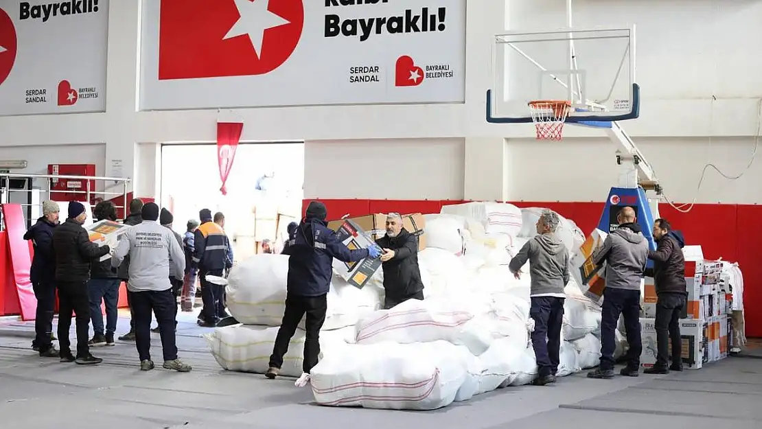 Bayraklı’da büyük deprem dayanışması