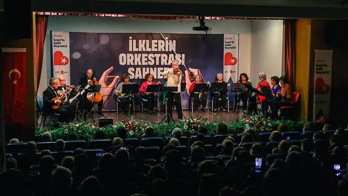 Bayraklı'nın 'Mandolin Orkestrası' büyüledi