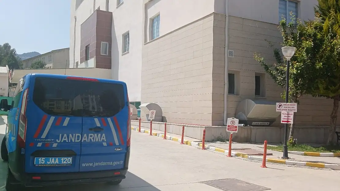 Bayram hazırlığında feci kaza: Eli kıyma makinesine sıkıştı!