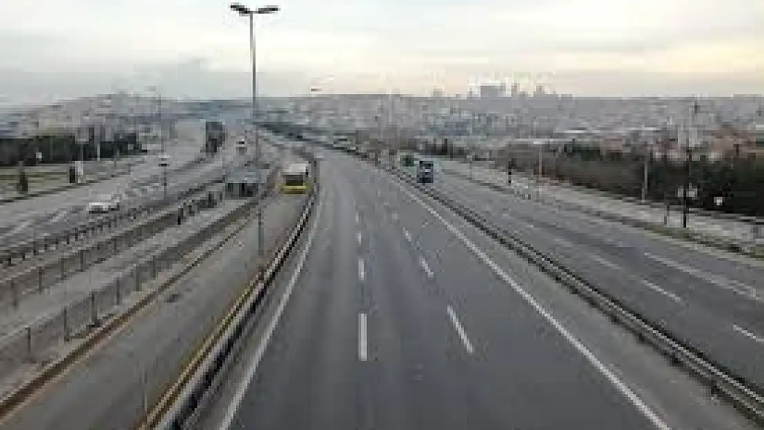 Bayramın ilk gününde İstanbul’da yollar boş kaldı