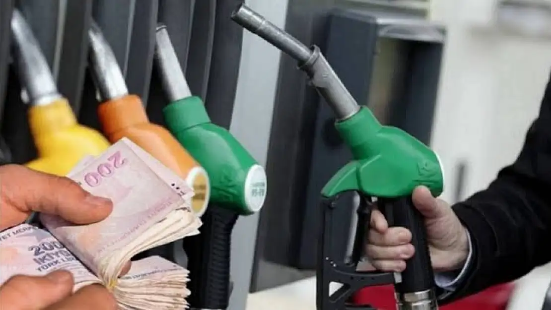 Benzine zam geldi