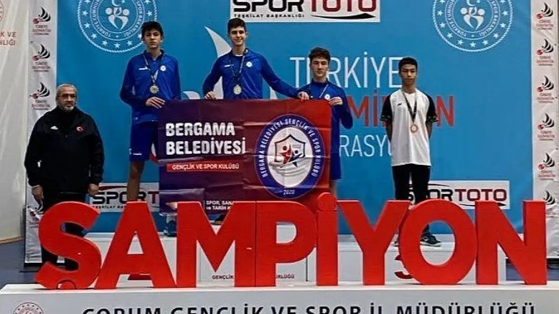 Bergama Belediyesi Badminton Takımı başarıdan başarıya koşuyor