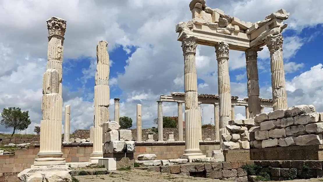 Bergama ilçesinde parti ve ittifaklar ne kadar oy aldı?