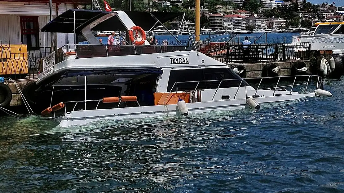 Beşiktaş’ta çok sayıda yolcusu bulunan yat battı!