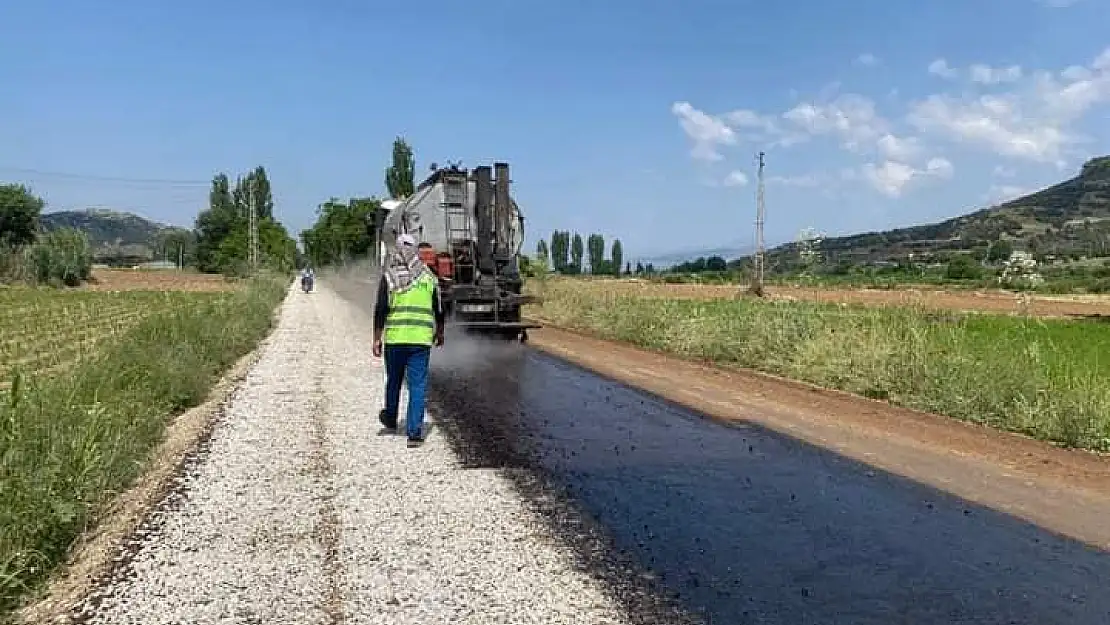 Beydağ’da yollar asfaltlanıyor