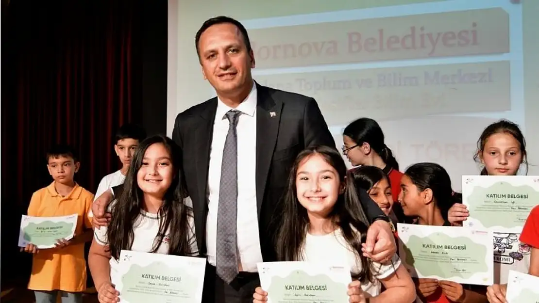Bilimle ilk adım: Bornova'da mezuniyet coşkusu
