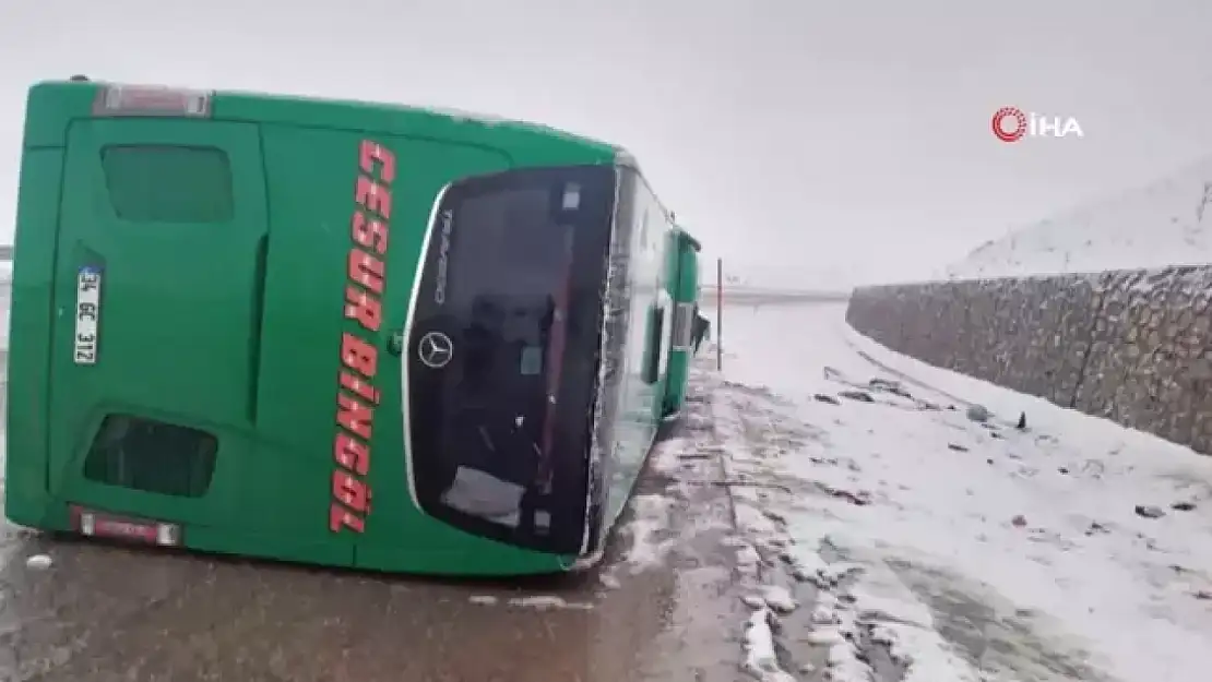 Bingöl'de yolu otobüsü devrildi: Ölü ve çok fazla yaralı var!