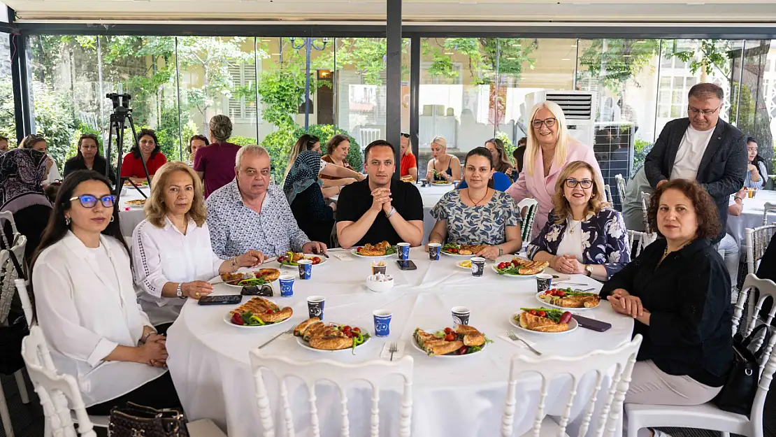 Bornova'da kadın gücü CHP ile büyüyor!