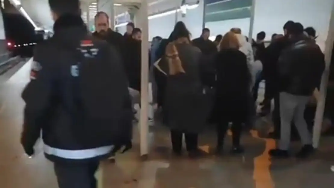 Bornova  metro istasyonunda bıçaklı kavga: 1 ölü, 1 yaralı