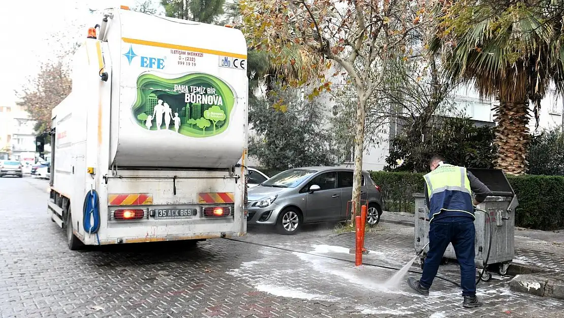 Bornova’da çöpler geri dönüştürülüyor