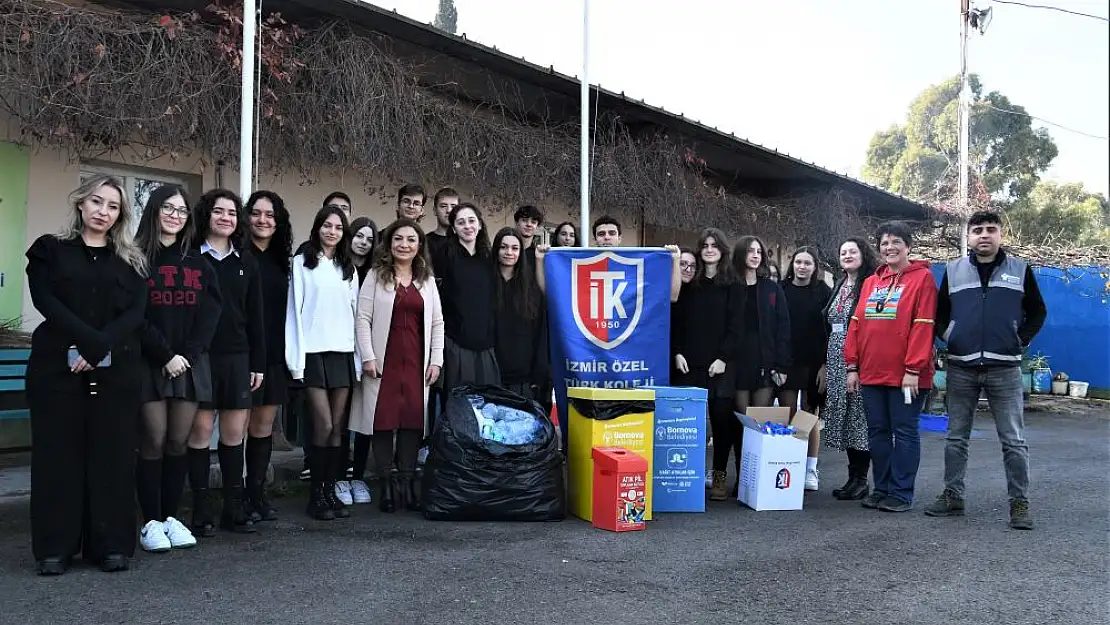 Bornova'da öğrenciler Atık Takası Hareketi başlattı!