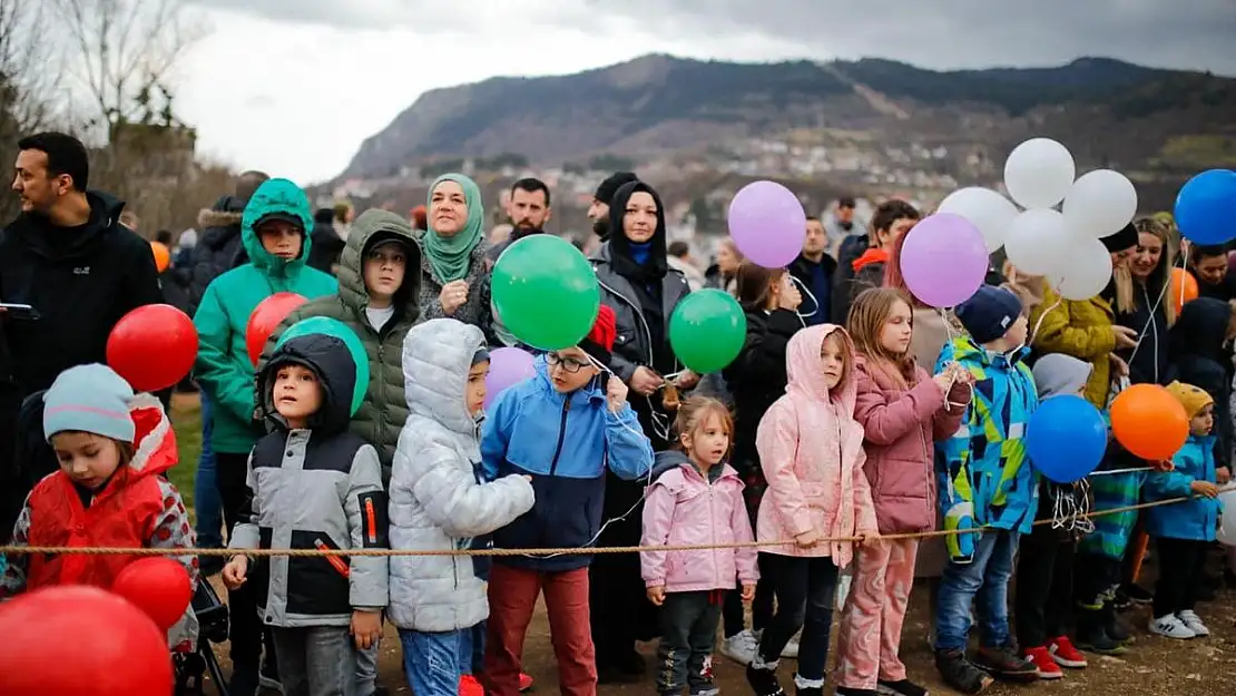 Bosna Hersek’te ilk teravih çoşkuyla karşılandı!