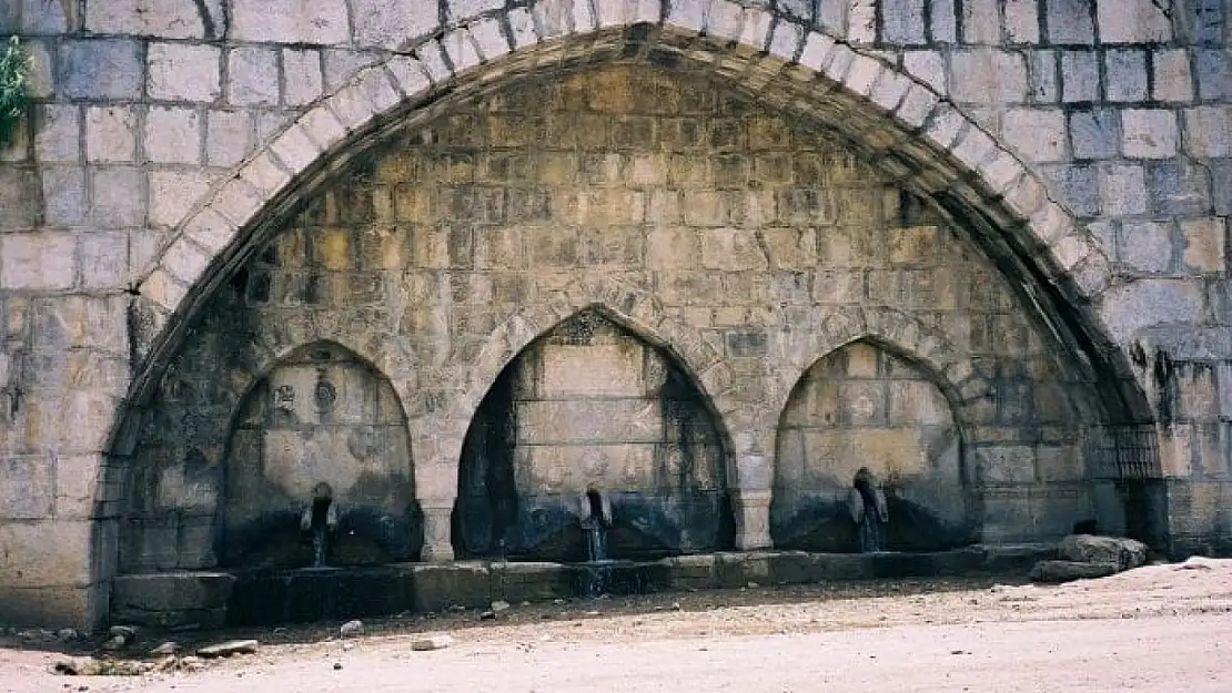 Bu ilçenin adı neden Çeşme?  İşte Çeşme'nin az bilinen yüzü...