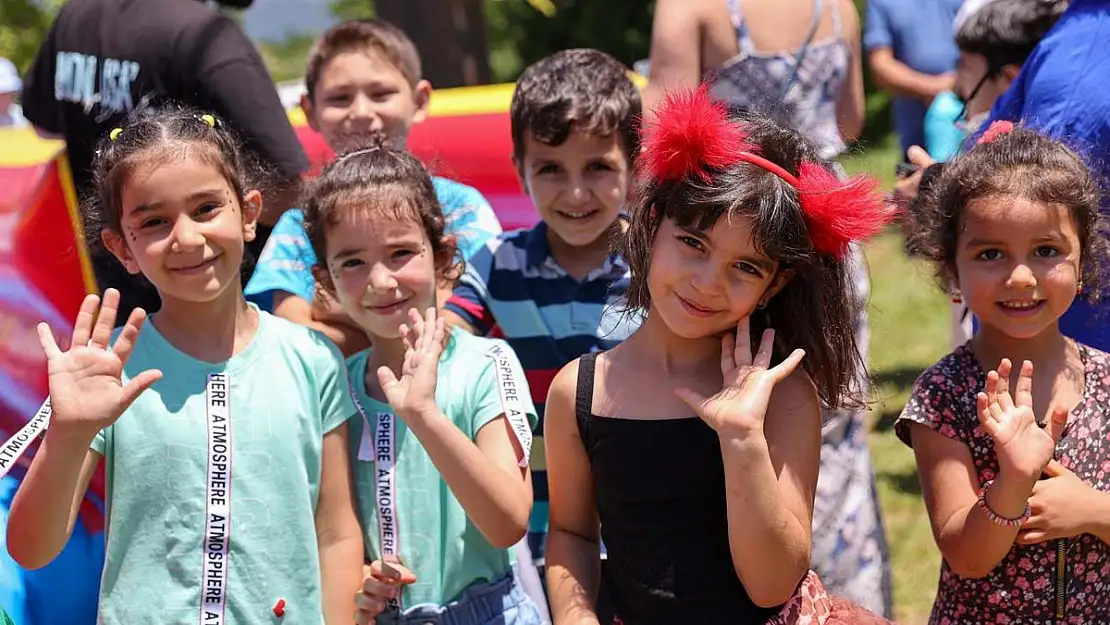 Buca Belediyesi’nden ‘Karne Şenliği’