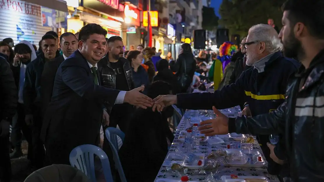 Buca’da 2 bin 500 kişilik iftar yemeği