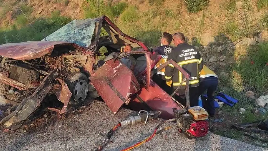 Burdur’da feci kaza: 2’si ağır 3 yaralı