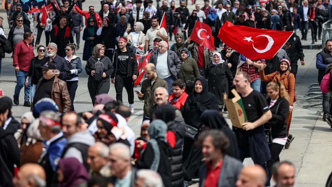 “Büyük İstanbul Mitingi” alanı doldu