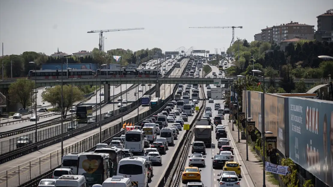 'Büyük İstanbul Mitingi' öncesi trafik kilitlendi